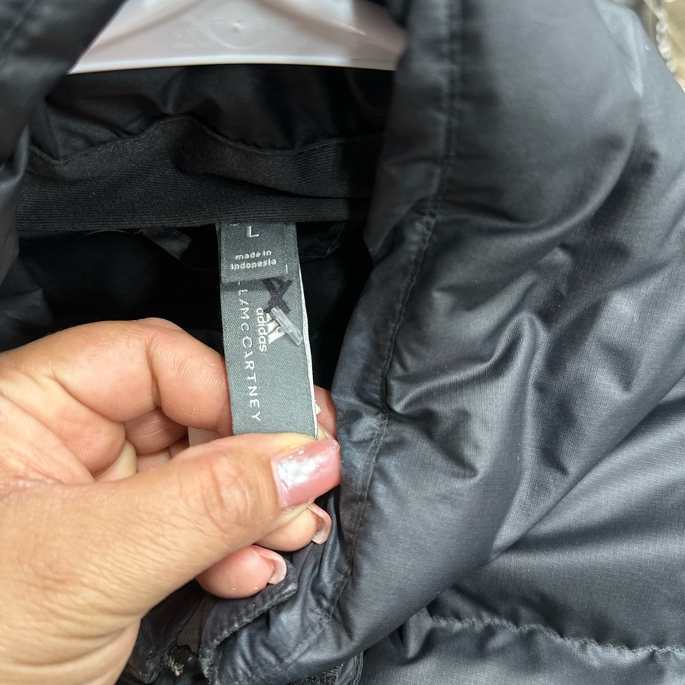 Adidas by Stella McCartney Black Puffer Vest - Picture 4 of 17